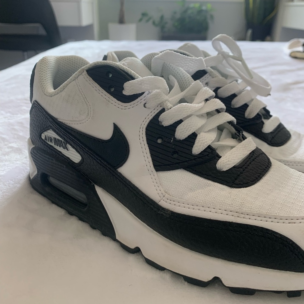 Black and white Air Max - Picture 1 of 4